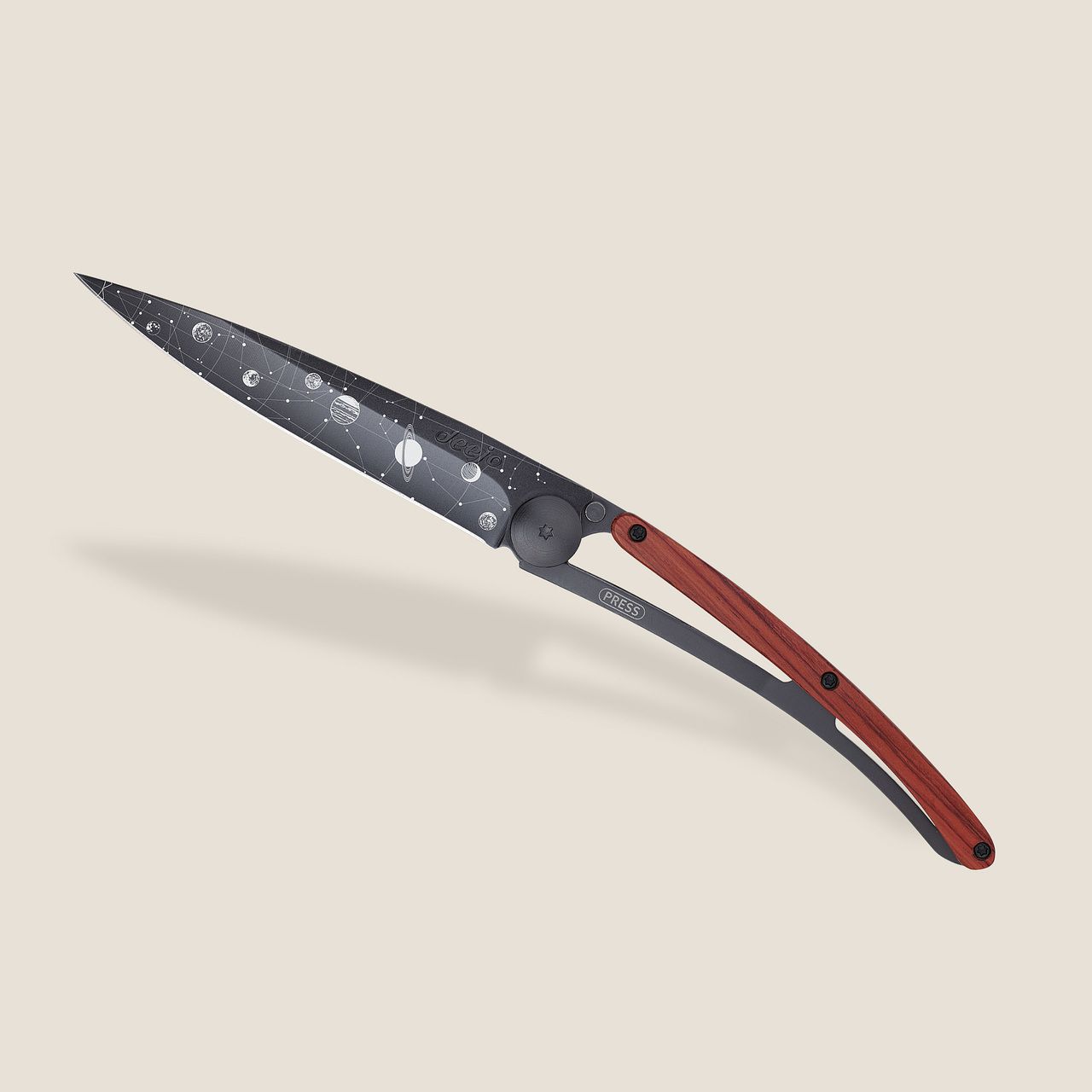 Couteau Deejo Astro – Couteau de Poche Gravé Laser | Bois Corail