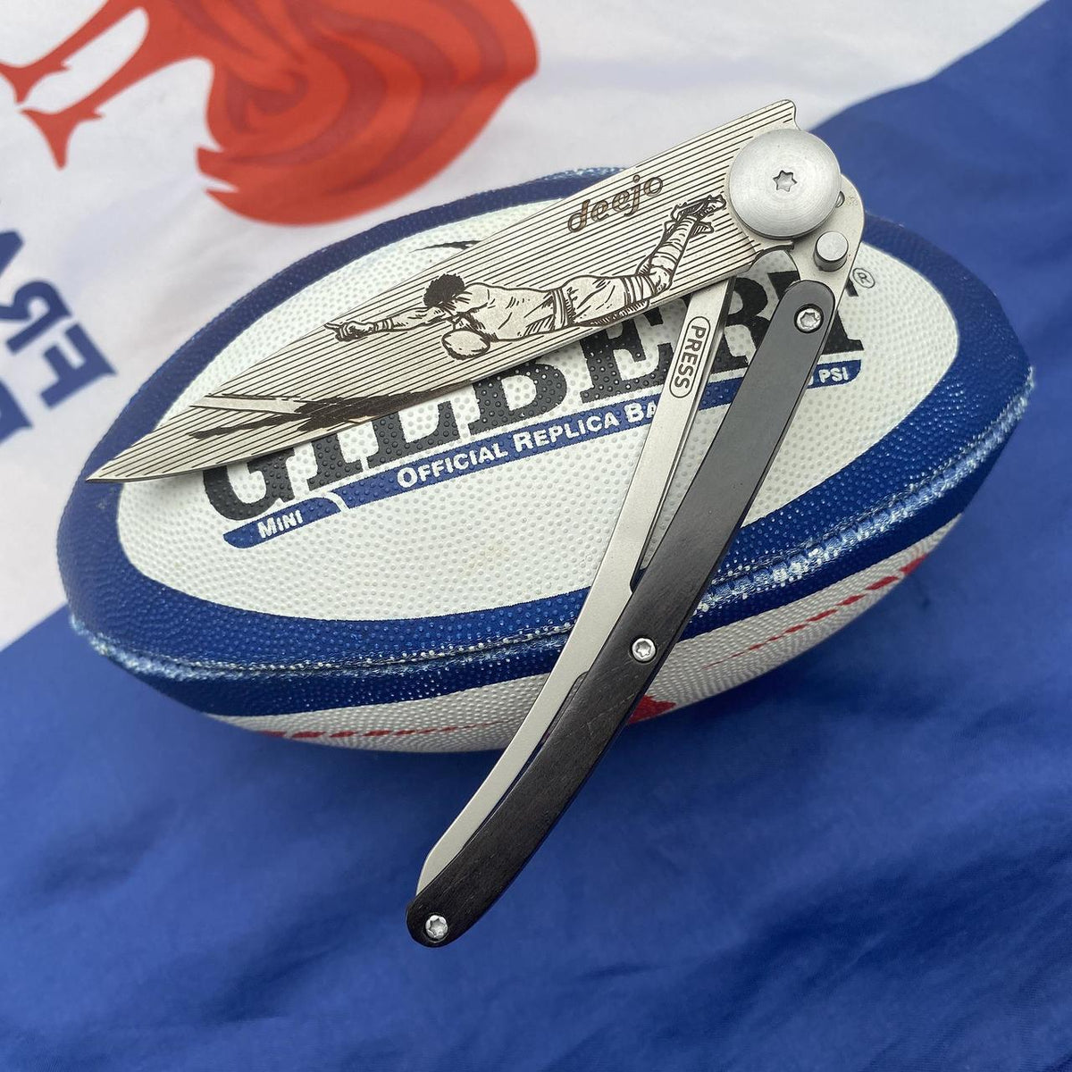 RUGBY – Couteau de Poche Deejo | Manche Ébène | Gravure Laser